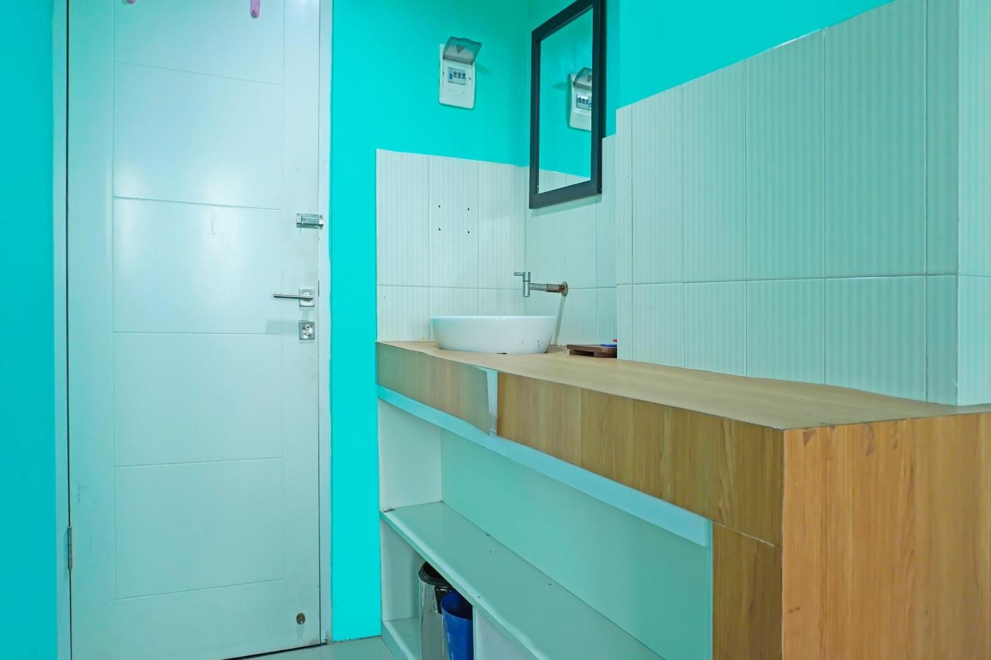 Oyo 90391 Gkitroom Караванг Екстериор снимка