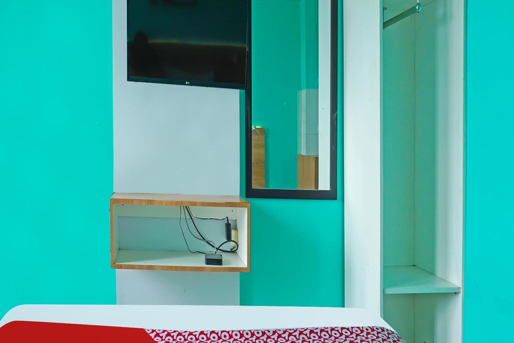 Oyo 90391 Gkitroom Караванг Екстериор снимка